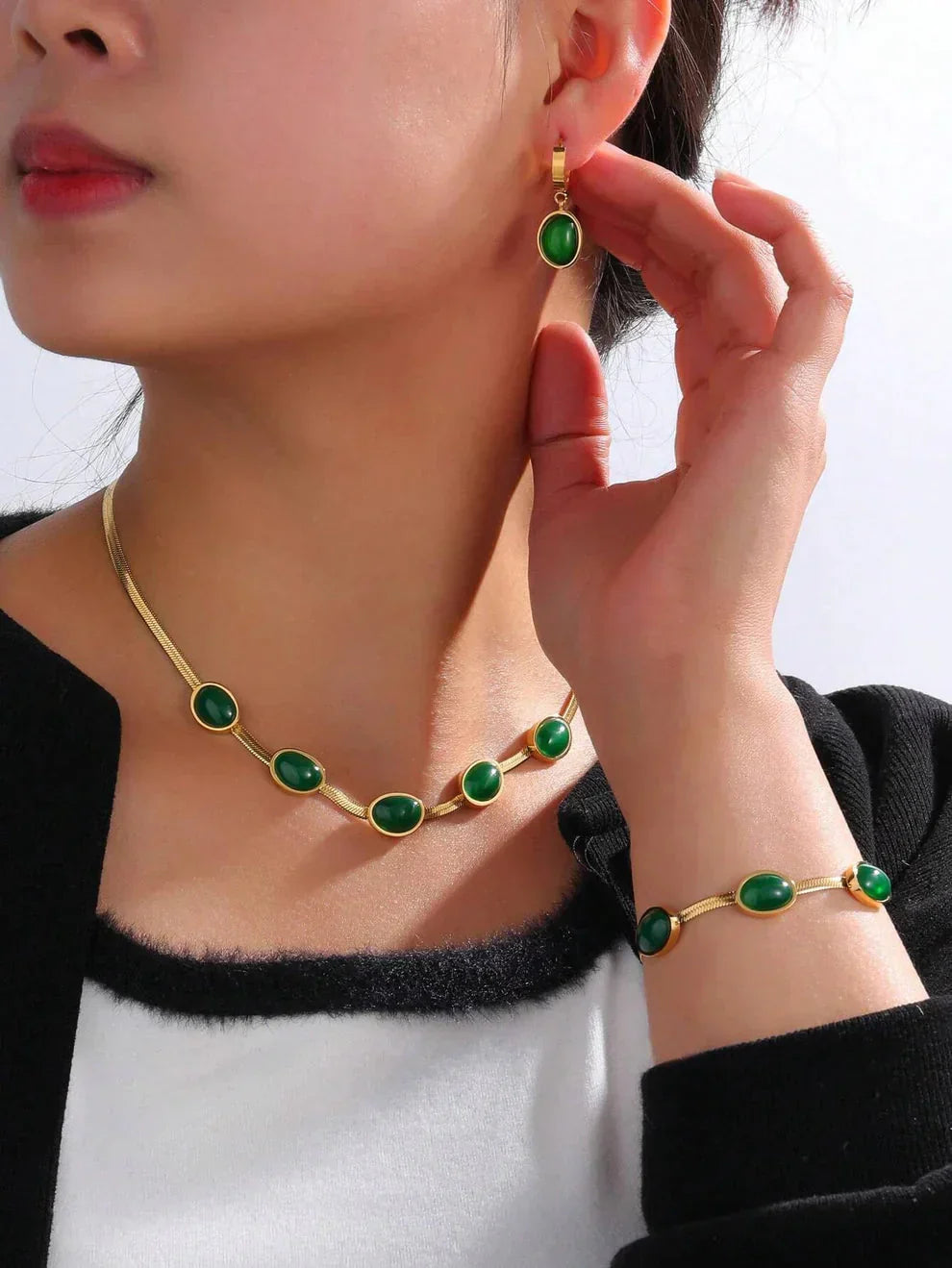 Premium Crystal Necklace Set - Get Free Bracelet & Earrings ✨💎 Buy 1 Get 1 Free