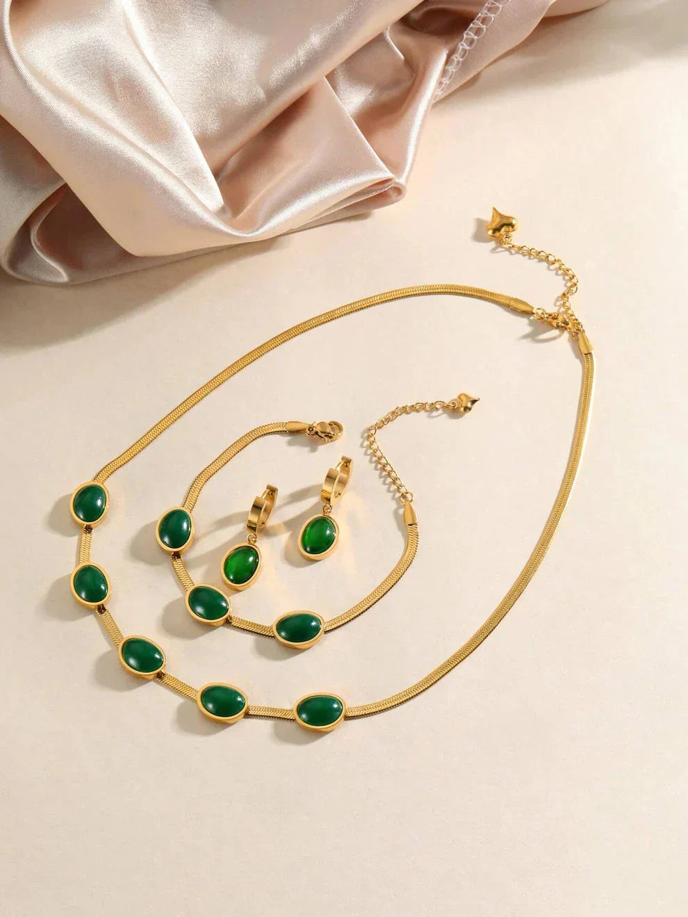 Premium Crystal Necklace Set - Get Free Bracelet & Earrings ✨💎 Buy 1 Get 1 Free